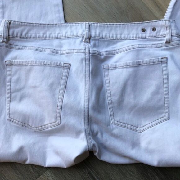 CABI Destructed Slim Boyfriend #5089 Size 8 EUC - Picture 5 of 7